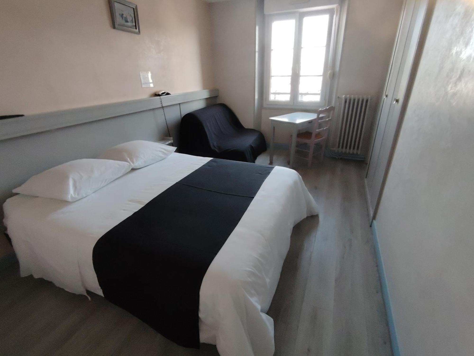 A La Porte Saint Jean La Souterraine Bagian luar foto